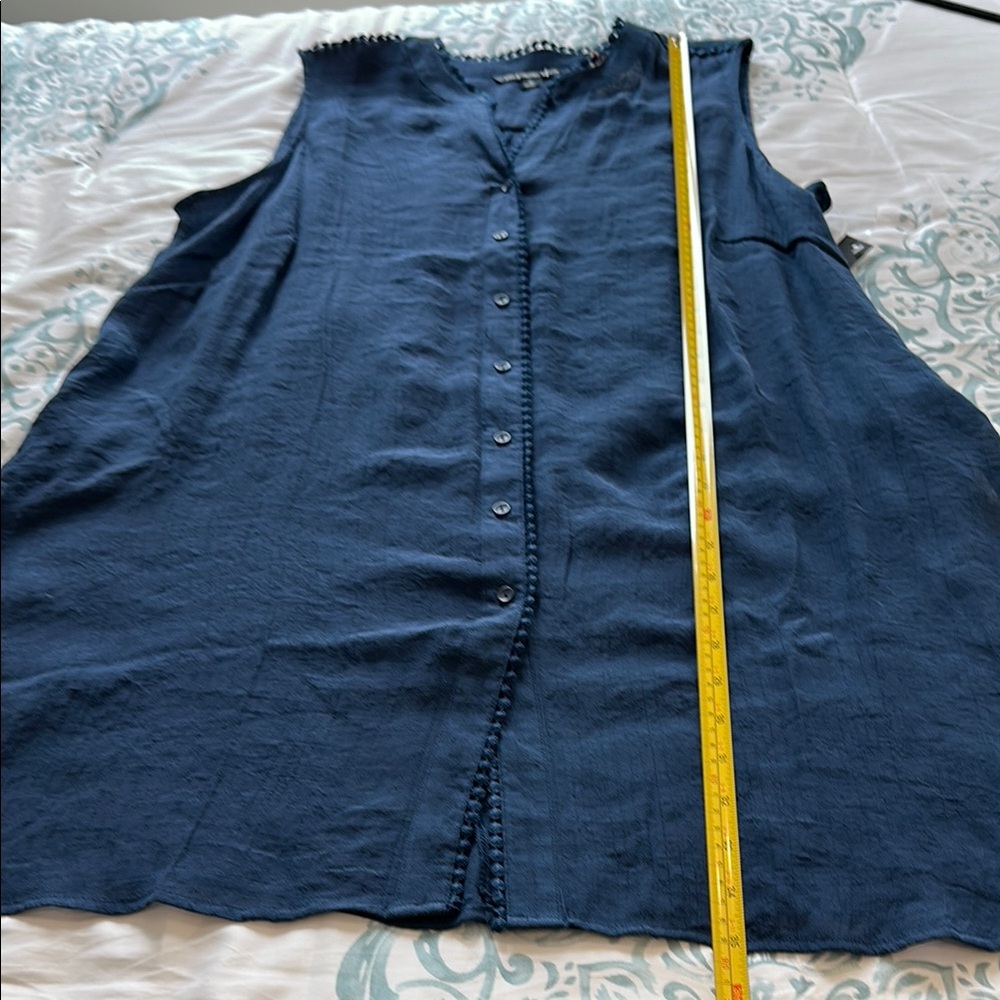 NWT- Sleeveless Navy Button-Down Tunic - Picture 13 of 14
